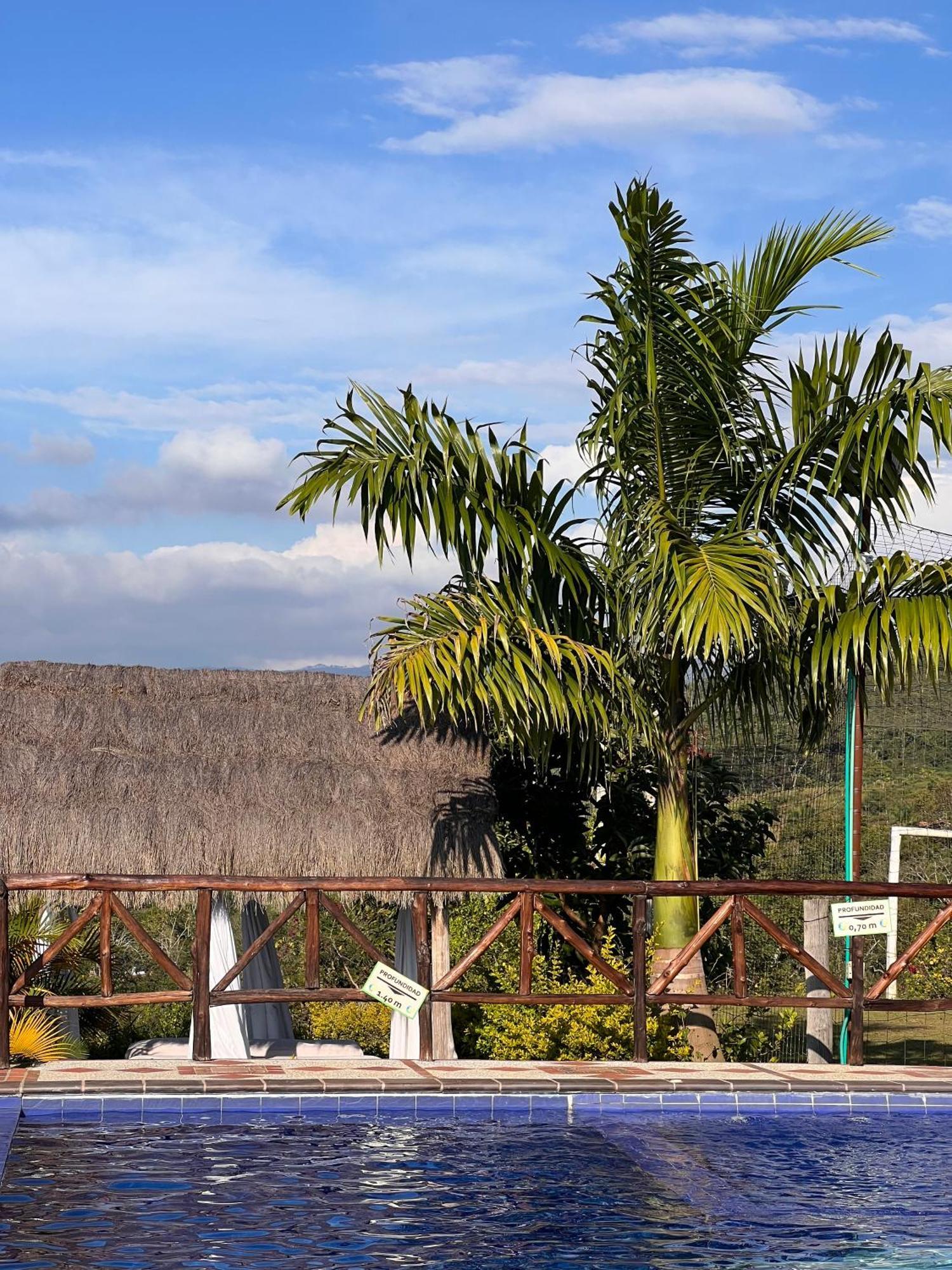 Hotel Campestre Palmas Del Zamorano San Gil Exterior photo